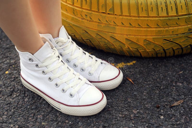 girl in white converse