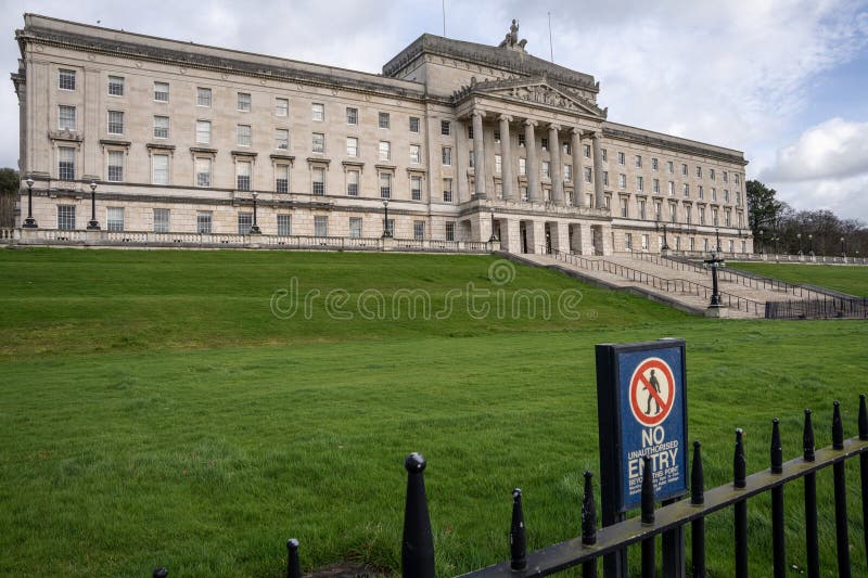 Belfast co antrim irlandia północna 17 lutego 2023 r.. front of stormont, północna irlandia zdjęcie royalty free