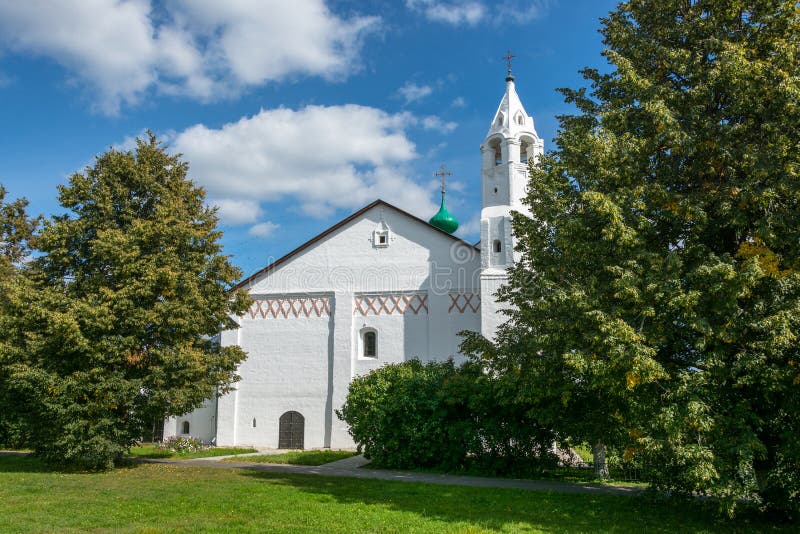 Belfry im Fürbittekloster bei Suzdal lizenzfreie stockbilder Belfry im Fürbittekloster bei Suzdal lizenzfreie stockbilder