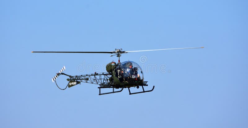 Bell 47G-4A G - Ελικόπτερο MASH σε πτήση στοκ εικόνες Bell 47G-4A G - Ελικόπτερο MASH σε πτήση στοκ εικόνες