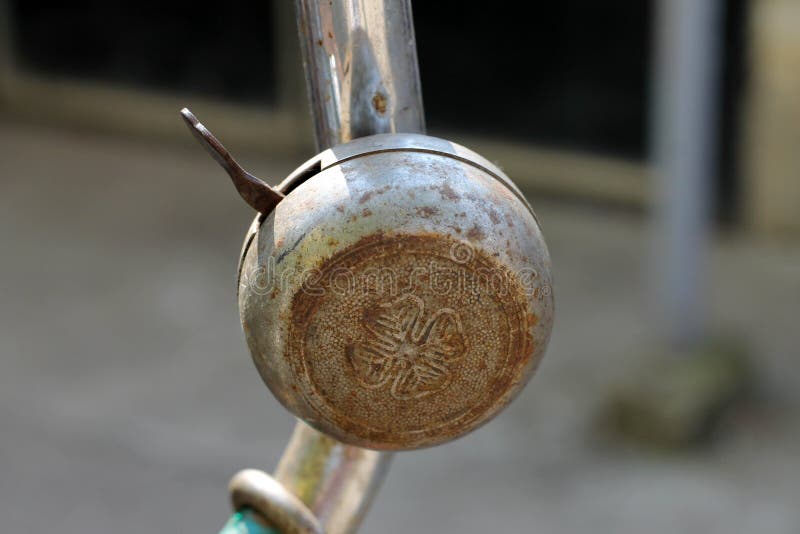 Clacson Per Bicicletta - Trombetta Classica In Plastica, 17cm, Con Supporto E Bullone - Foto 5