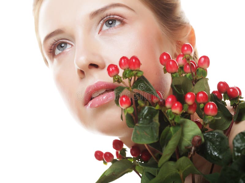 Download Bella Donna Con I Fiori Rossi Immagine Stock - Immagine di capelli, occhio: 56878257