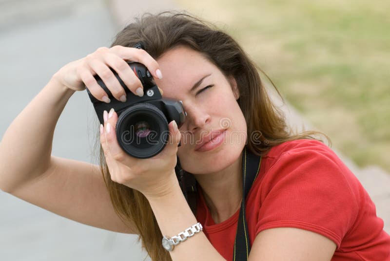 Bella donna con la macchina fotografica immagini stock Bella donna con la macchina fotografica immagini stock