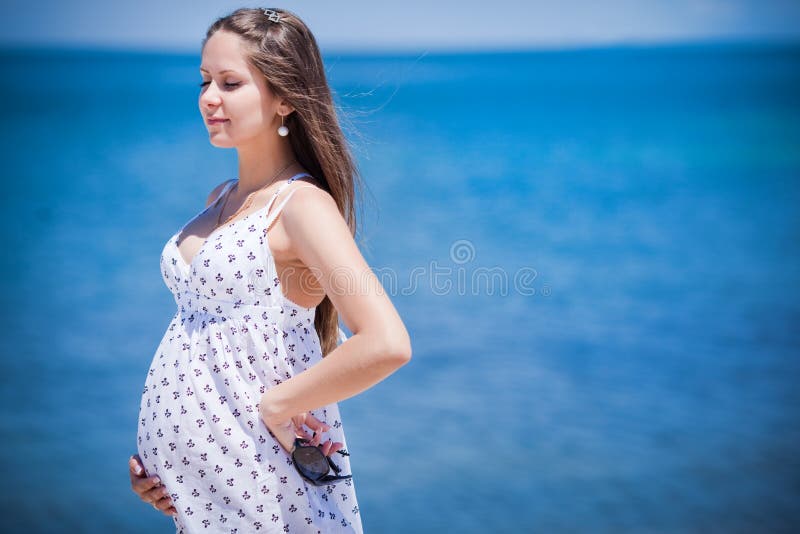 Bella donna incinta fotografia stock Bella donna incinta fotografia stock