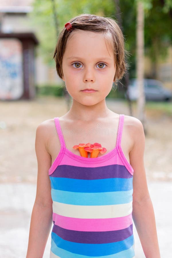 Bella ragazza con grandi occhi immagine stock libera da diritti