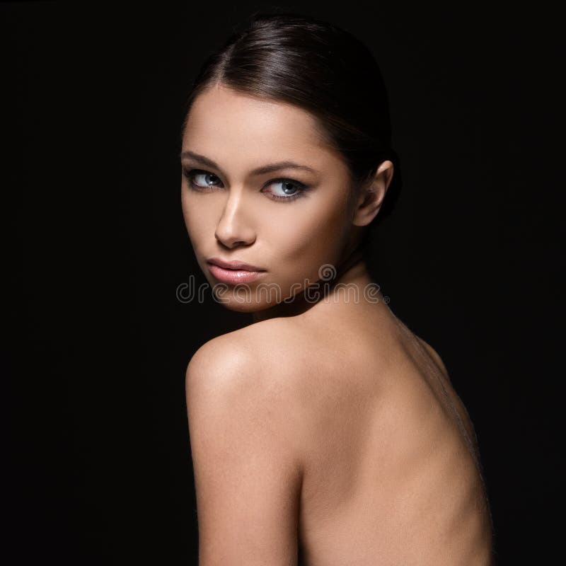 Bella ragazza con il fronte perfetto immagine stock Bella ragazza con il fronte perfetto immagine stock