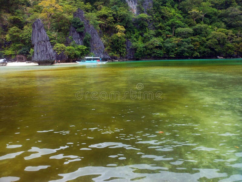 Bella Spiaggia in EL Nido, Le Filippine Immagine Stock Editoriale ...