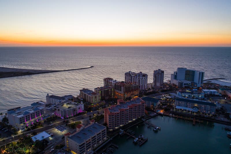 Bella spiaggia Florida U.S.A. di Clearwater di tramonto immagini stock libere da diritti Bella spiaggia Florida U.S.A. di Clearwater di tramonto immagini stock libere da diritti