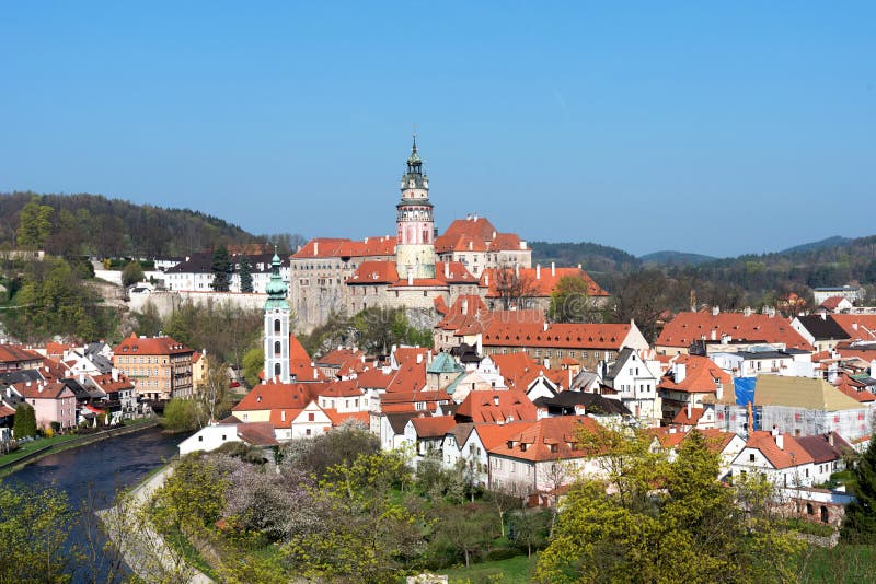 Bella vista panoramica del centro storico in Cesky Krumlov, repubblica Ceca immagine stock libera da diritti Bella vista panoramica del centro storico in Cesky Krumlov, repubblica Ceca immagine stock libera da diritti