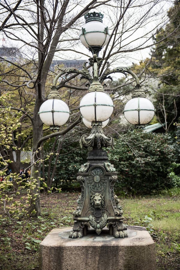Belle architecture japonaise dans le jardin image libre de droits Belle architecture japonaise dans le jardin image libre de droits