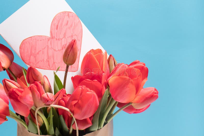 Valentines Cadenas De Carte De Jour Avec Clés Sur Une Boîte Cadeau