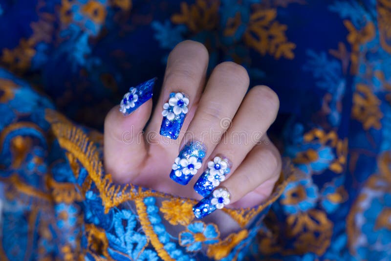 Peinture Bleu Fonce Magnetique Brillante D Art Des Ongles De Gel De Conception Sur Le Formulaire Acrylique D Amandes D Ongle De F Photo Stock Image Du Pied Charme Peinture Bleu Fonce Magnetique Brillante D Art Des Ongles De Gel De Conception Sur Le Formulaire Acrylique D Amandes D Ongle De F Photo Stock Image Du Pied Charme
