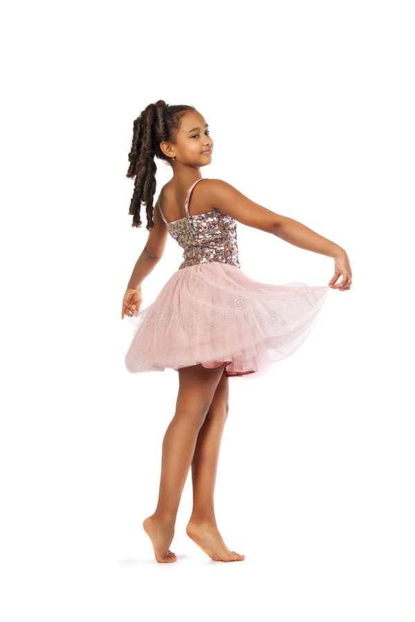 Belle Danse De Petite Fille Image stock - Image du mignon, enfants