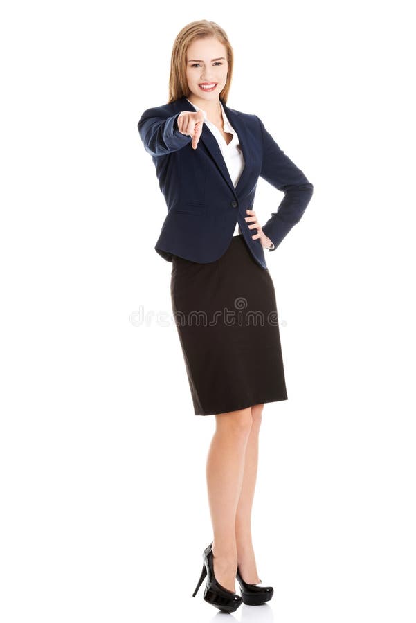 Belle femme caucasienne d'affaires se dirigeant sur vous. photographie stock libre de droits Belle femme caucasienne d'affaires se dirigeant sur vous. photographie stock libre de droits