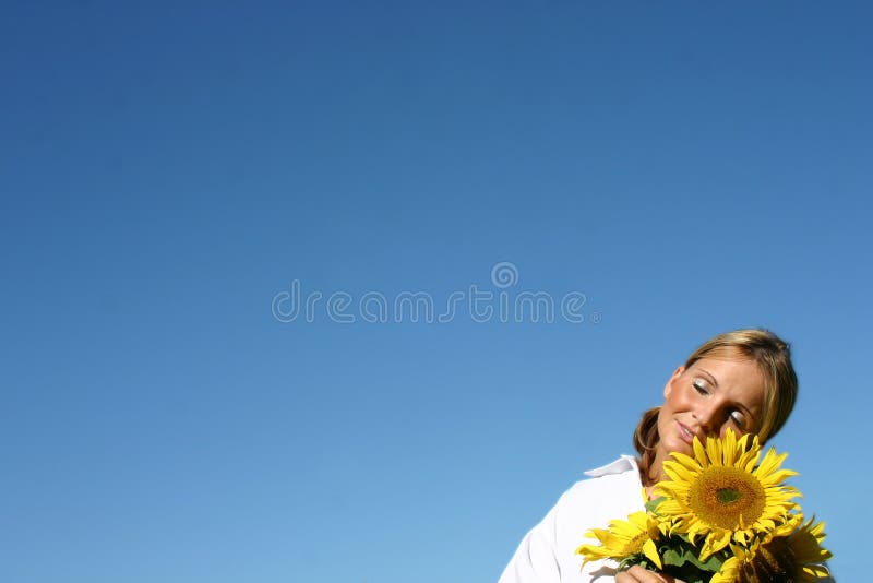 Belle femme de tournesol images libres de droits