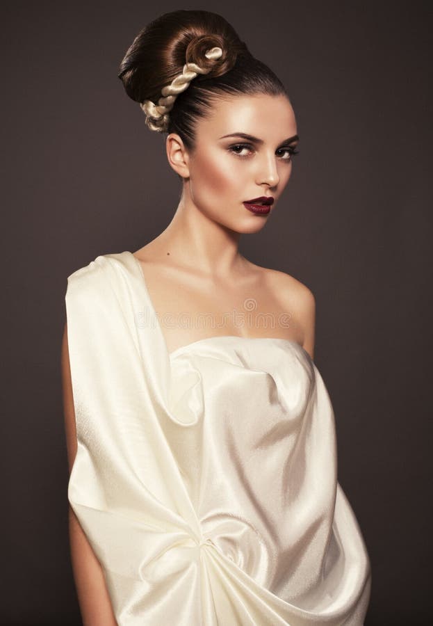 Belle fille dans le style grec photographie stock Belle fille dans le style grec photographie stock