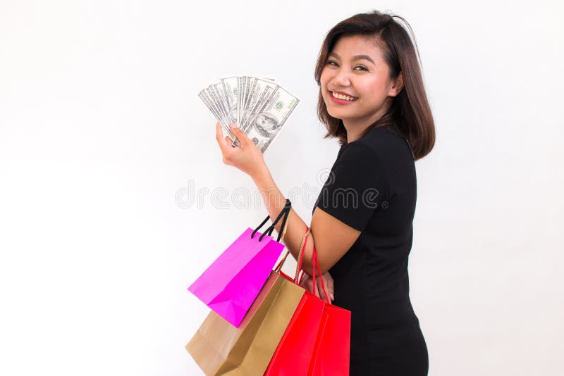 Belle jeune femme asiatique avec les paniers colorés Un Han images libres de droits Belle jeune femme asiatique avec les paniers colorés Un Han images libres de droits