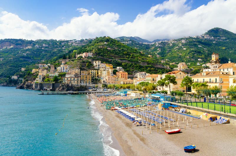 Belle ville de Minori sur la côte d'Amalfi, Campanie, Italie photo stock Belle ville de Minori sur la côte d'Amalfi, Campanie, Italie photo stock