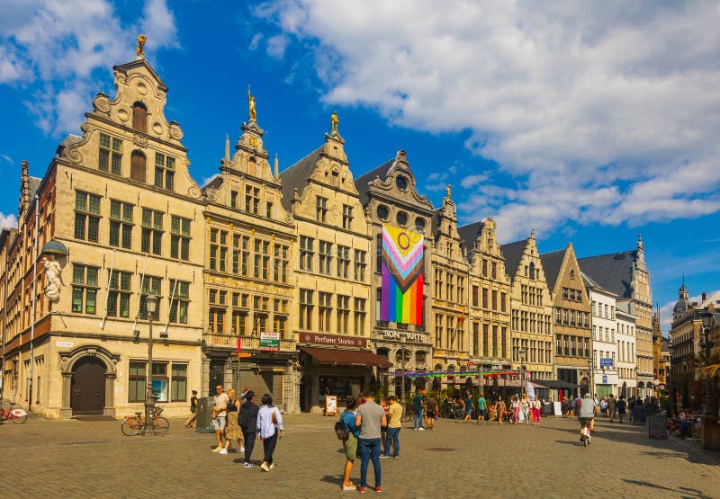 Belle vue colorée sur le centre historique d'Anvers et Grote Markt Belgique photographie stock
