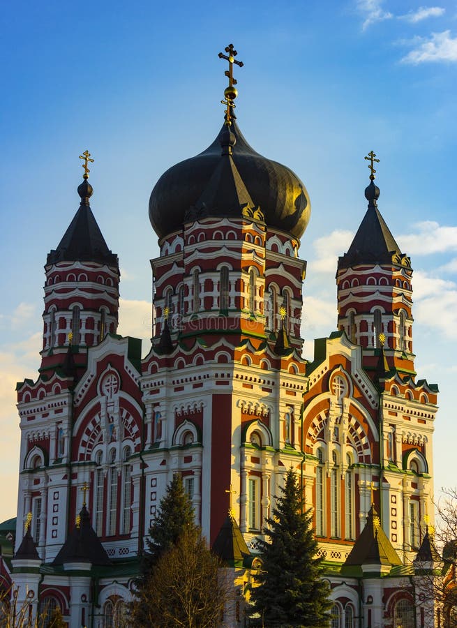 Belle église orthodoxe, St Panteleimon Cathedral, région de cathédrale le parc de Feofaniya image stock Belle église orthodoxe, St Panteleimon Cathedral, région de cathédrale le parc de Feofaniya image stock
