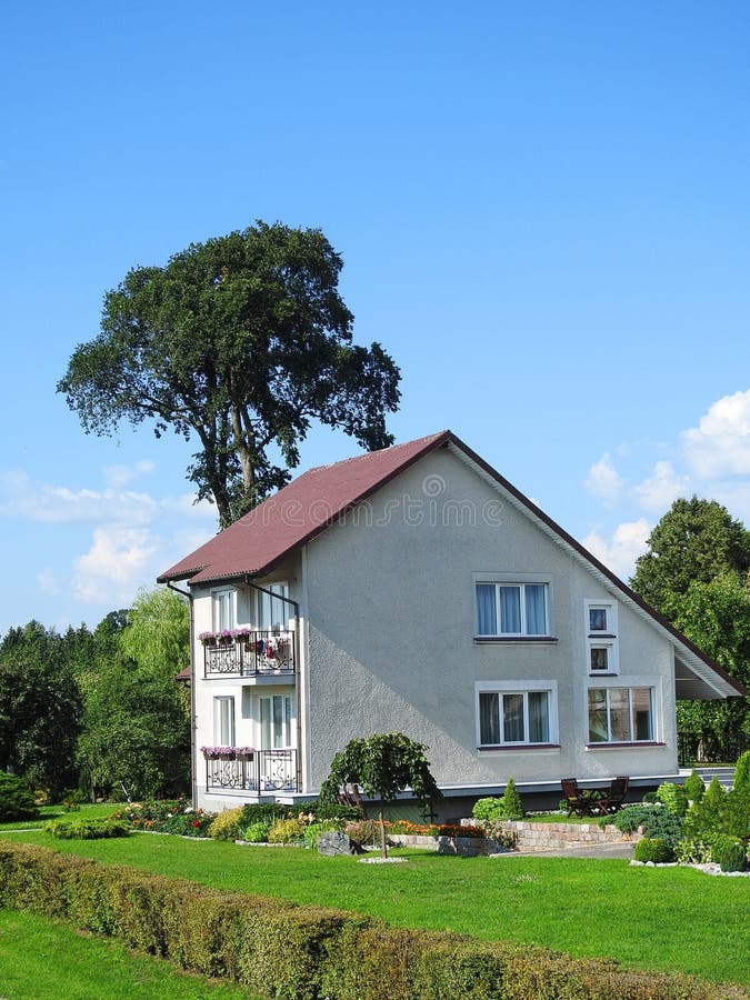 Belles maison et usines blanches, Lithuanie image libre de droits Belles maison et usines blanches, Lithuanie image libre de droits