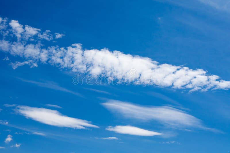 Bello cielo con le nubi fotografie stock libere da diritti Bello cielo con le nubi fotografie stock libere da diritti