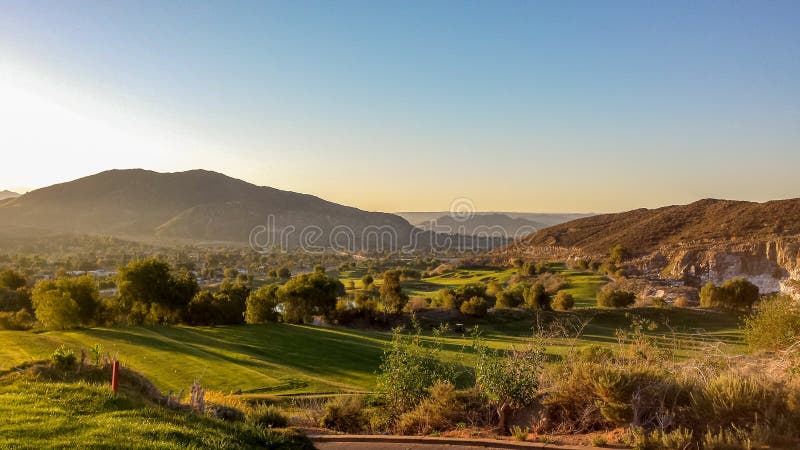Bello Golfing al campo da golf della cava della quercia in California del sud fotografia stock Bello Golfing al campo da golf della cava della quercia in California del sud fotografia stock