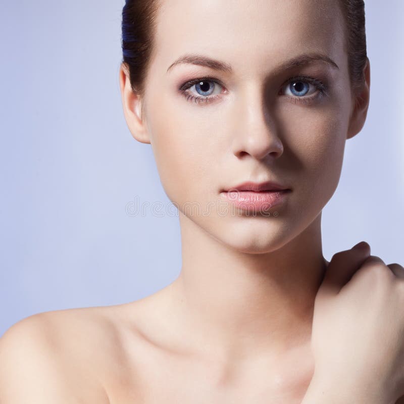 Ritratto del viso di una bella donna fotografia stock libera da diritti