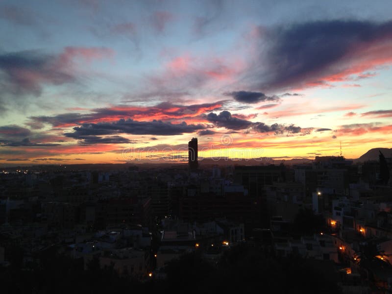 Bello tramonto in Alicante Spagna immagine stock Bello tramonto in Alicante Spagna immagine stock