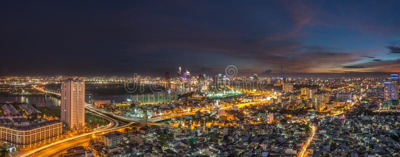 Bello tramonto dell'orizzonte della città di Ho Chi Minh immagine stock Bello tramonto dell'orizzonte della città di Ho Chi Minh immagine stock