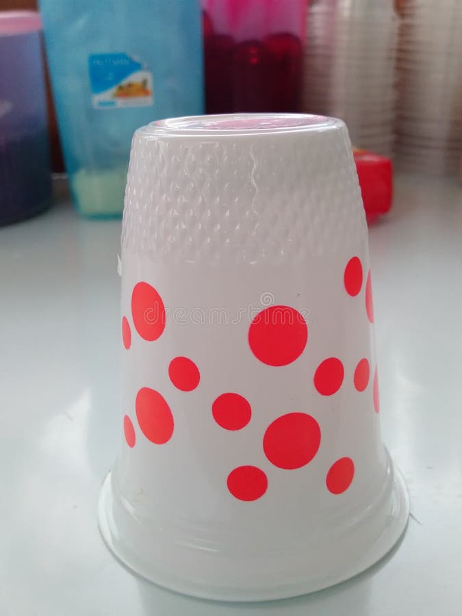 Belos copos vermelhos fotos de stock