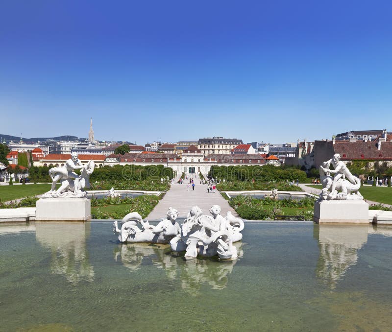 Belvedere-Palastkomplex wien Brunnen auf der unteren Ebene lizenzfreie stockbilder Belvedere-Palastkomplex wien Brunnen auf der unteren Ebene lizenzfreie stockbilder
