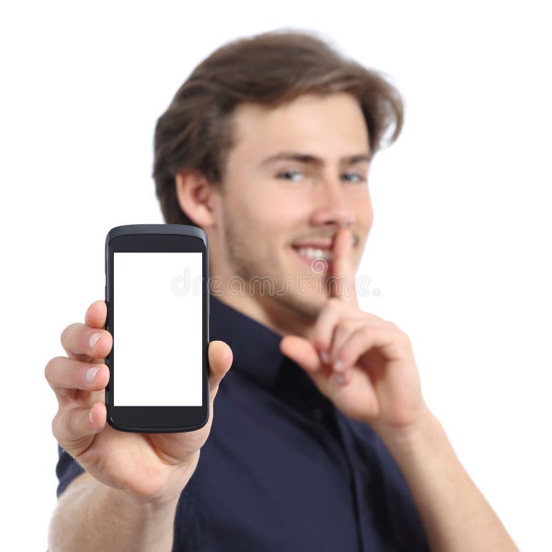 Bemannen Sie das Zeigen des Handyschirmes und das Bitten um Ruhe stockfoto