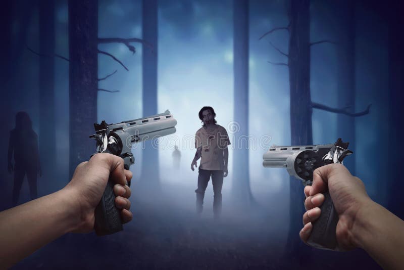 Bemannen Sie die Hand, die Gewehr zwei hält und bereiten Sie zu schießendem gehendem Zombie vor lizenzfreie stockbilder Bemannen Sie die Hand, die Gewehr zwei hält und bereiten Sie zu schießendem gehendem Zombie vor lizenzfreie stockbilder