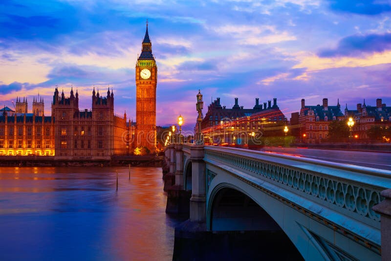 Ben Clock Tower London grande em Thames River imagens de stock Ben Clock Tower London grande em Thames River imagens de stock