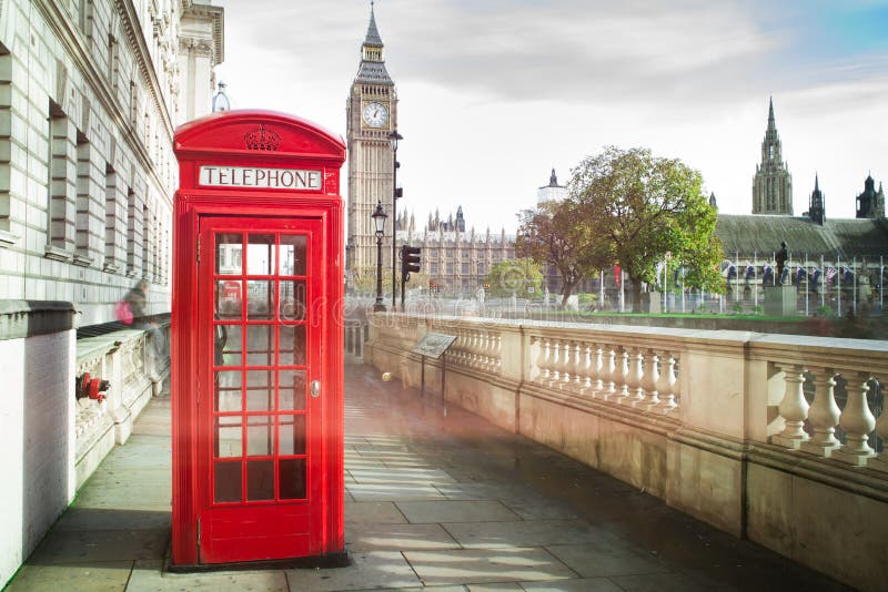 Ben grande y cabine rojo del teléfono fotos de archivo libres de regalías Ben grande y cabine rojo del teléfono fotos de archivo libres de regalías