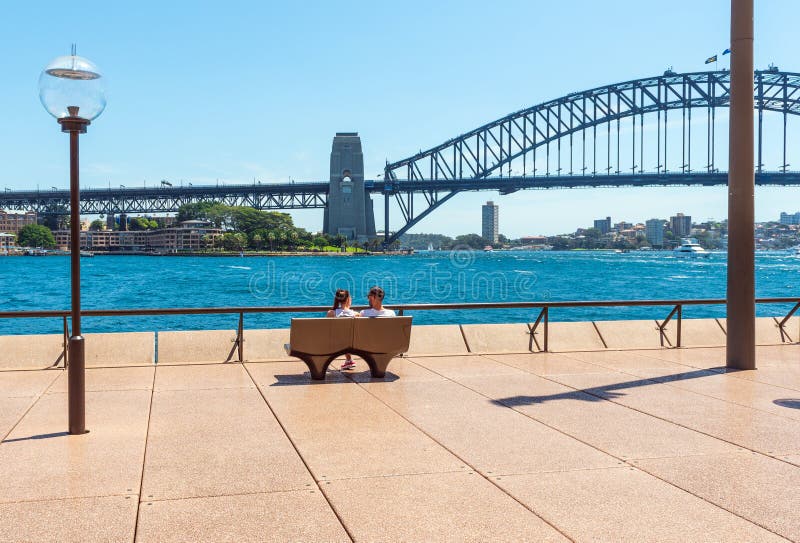 Bench on the city promenade, Sydney, Australien stockfotos Bench on the city promenade, Sydney, Australien stockfotos