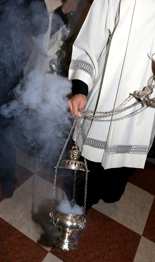 Come Si Fa L'incenso Della Chiesa Incenso Durante Il Massachussets Fotografia Stock - Immagine di