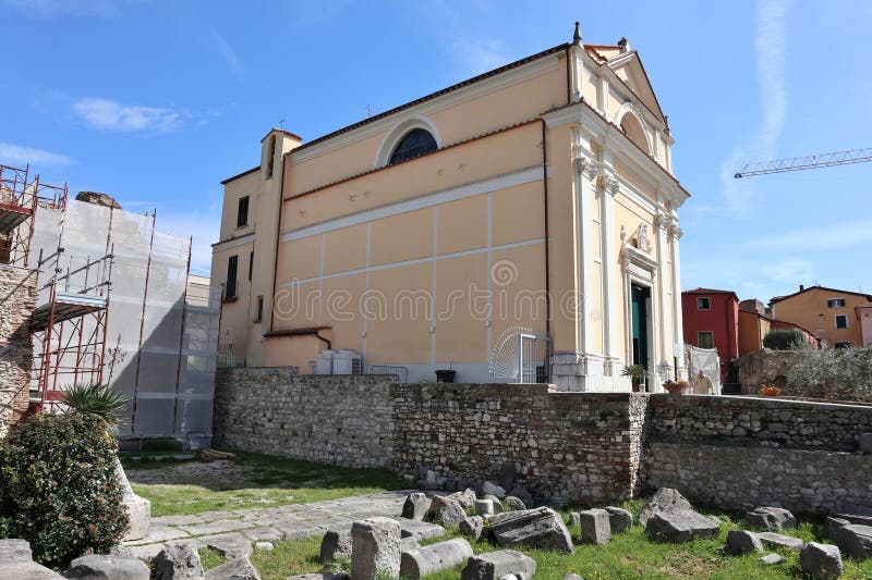 Chiesa Di Santa Maria Della Verità Benevento Chiesa Di Santa Maria Della Verita Dallentrata Del Teatro
