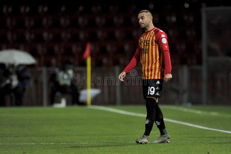 Roberto Insigne Jogador Benevento Durante Partida Campeonato