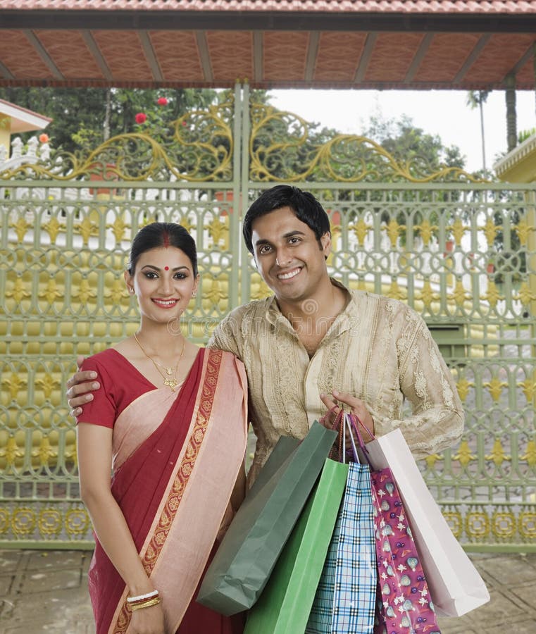 Bengali couple praying stock image. Image of indian, culture - 36256377