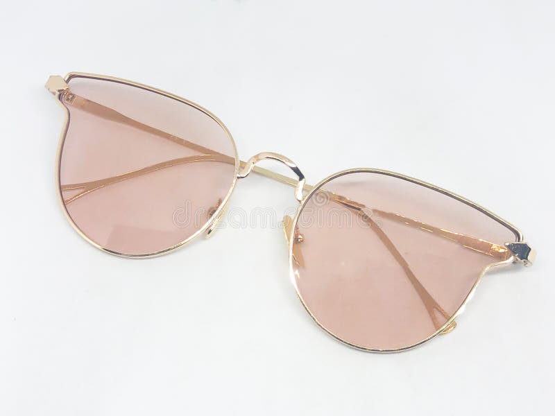 Beoordeling van zonnebrillen royalty-vrije stock foto