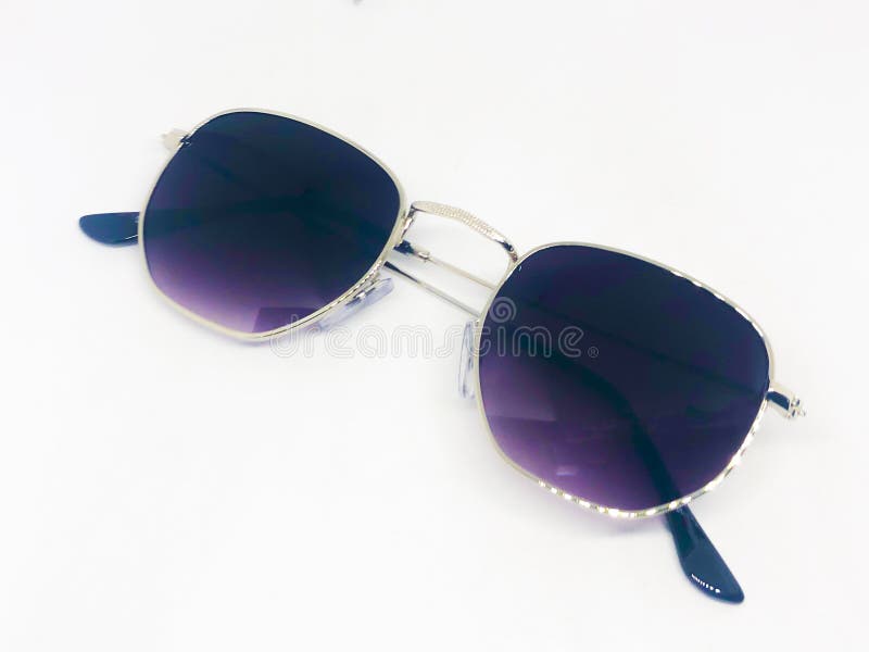 Beoordeling van zonnebrillen royalty-vrije stock foto