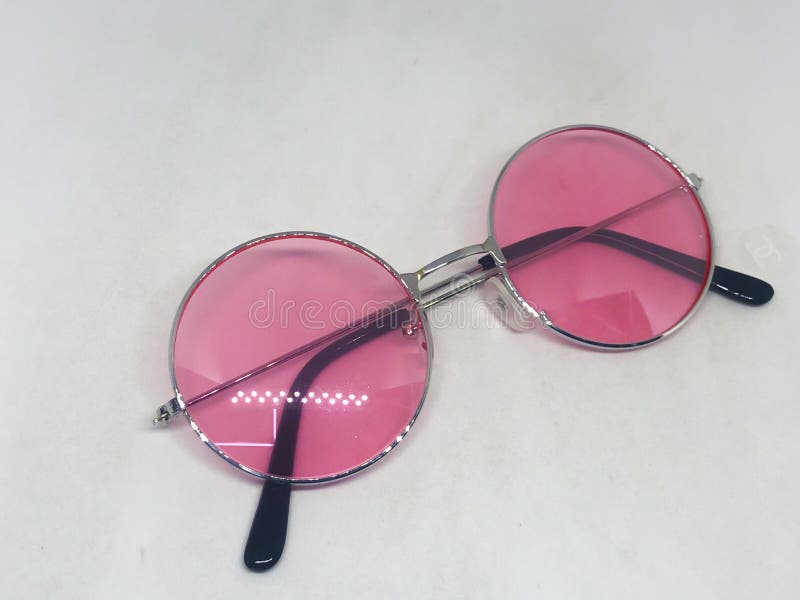 Beoordeling van zonnebrillen stock foto's