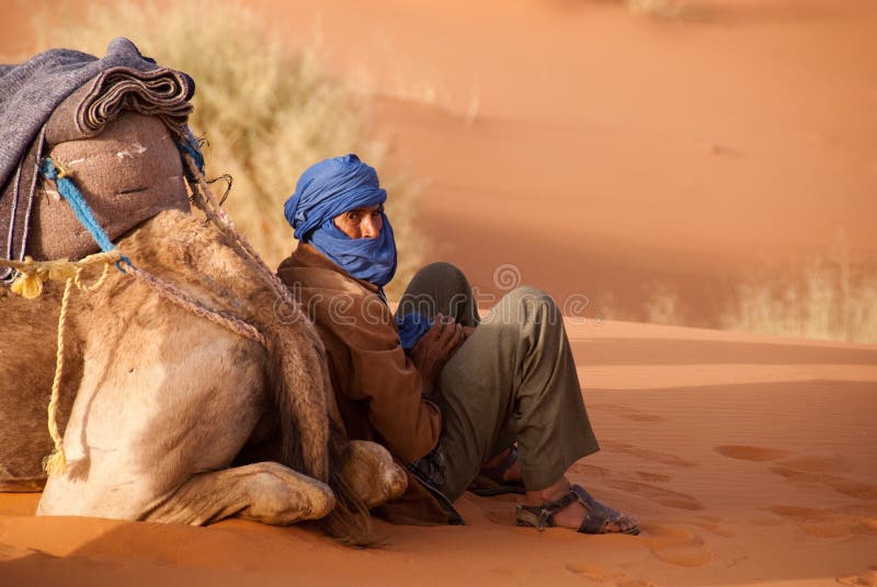 Berber przerwy wielbłądzi przewdonika Morocco wp8lywy