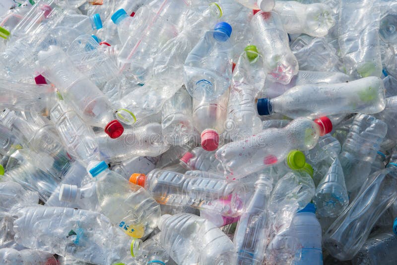Bereiten Sie Plastikwasserflaschen auf stockfoto Bereiten Sie Plastikwasserflaschen auf stockfoto