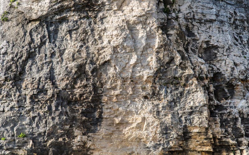 Berg die Rotsachtergrond beklimmen stock afbeelding Berg die Rotsachtergrond beklimmen stock afbeelding