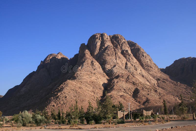 Berg Sinai-Spitze stockbild. Bild von groß, felsig, sinai - 12375705