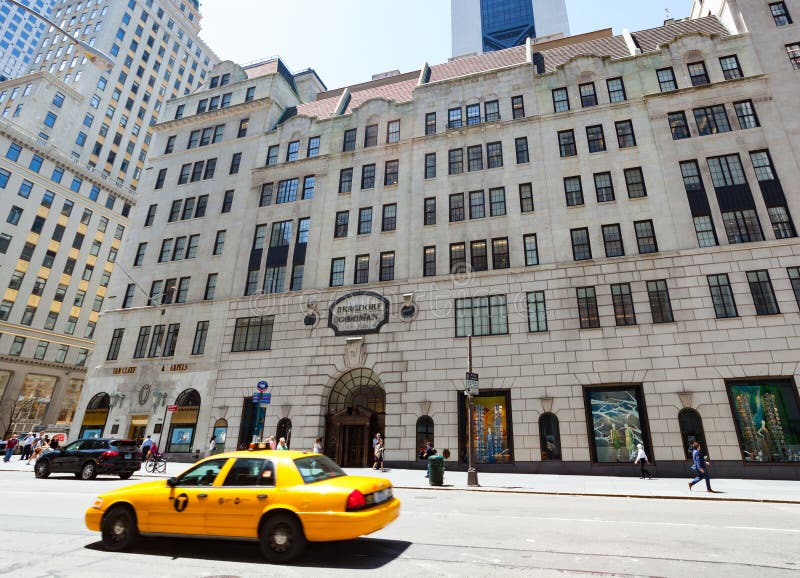 Bergdorf Goodman Store on Fifth Avenue Editorial Stock Photo - Image of ...