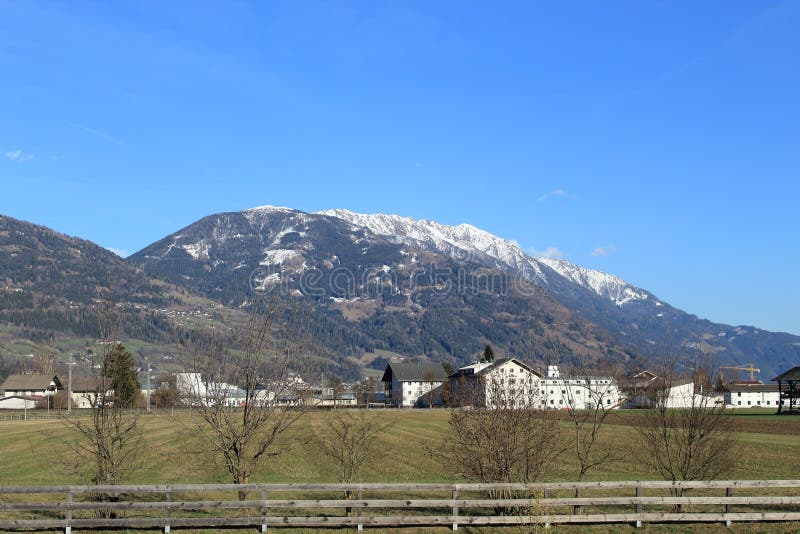 Bergen de Oost- van Tirol van Lienz aan het oosten royalty-vrije stock afbeelding Bergen de Oost- van Tirol van Lienz aan het oosten royalty-vrije stock afbeelding